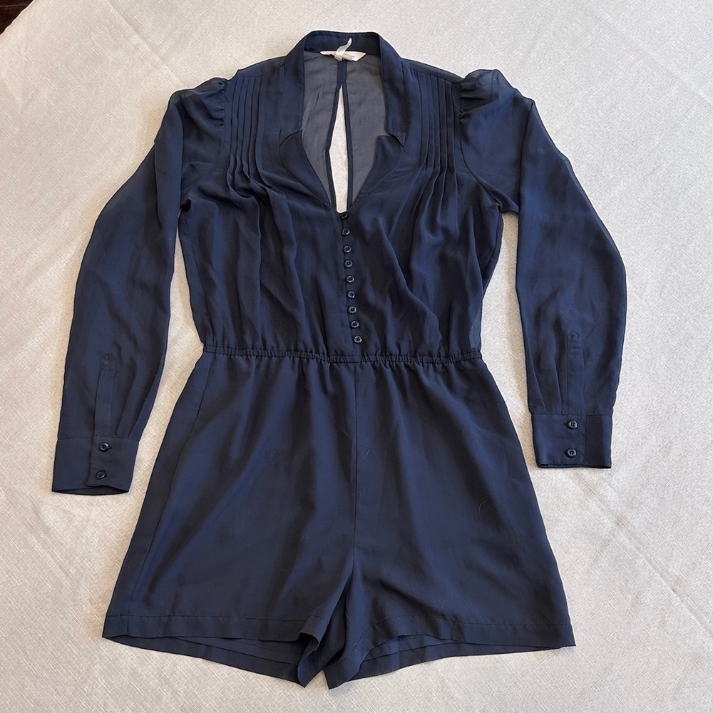 BCBGENERATION Women’s Long Sleeve Romper, Button Front, Size Small.